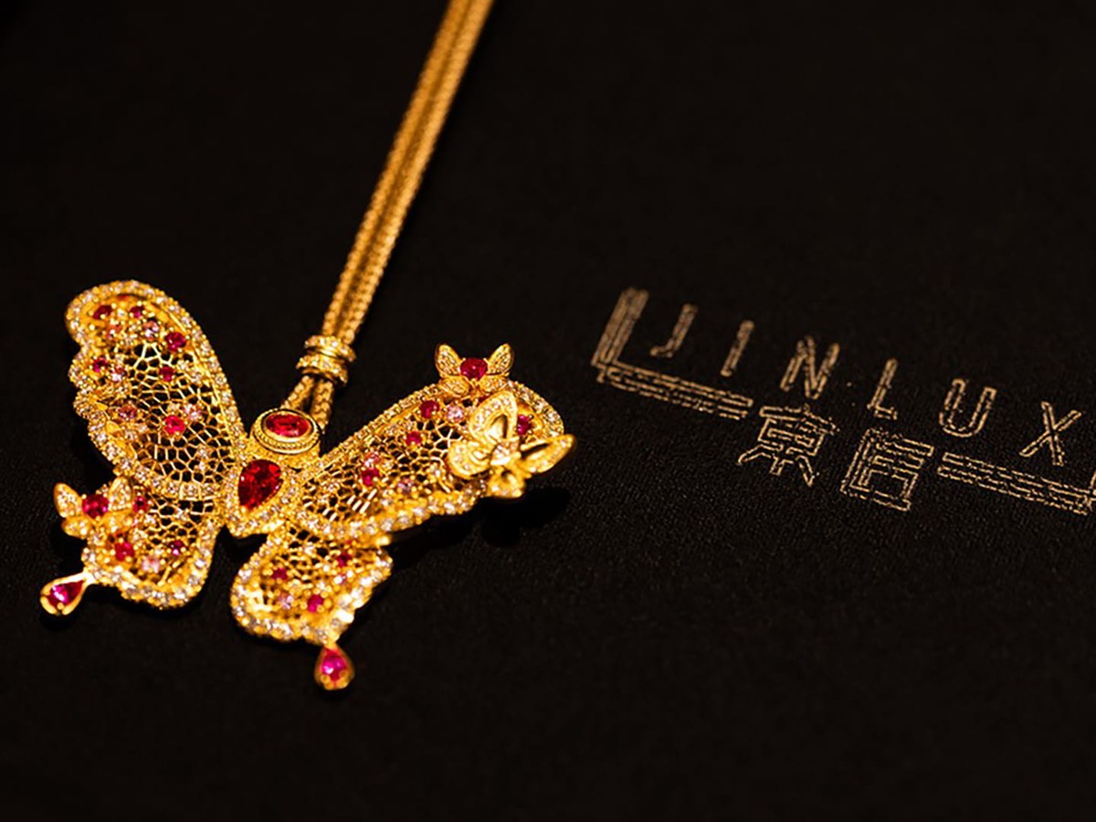 A Chinese jewelry brand is quietly outselling Cartier per square meter. Malaysian operators should be taking notes.