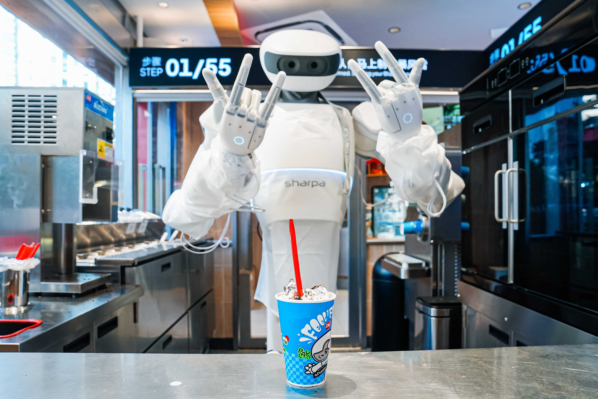 A Chinese robotics startup raised RMB 4.5 billion and put its first robot behind the counter at a Shanghai Dairy Queen.